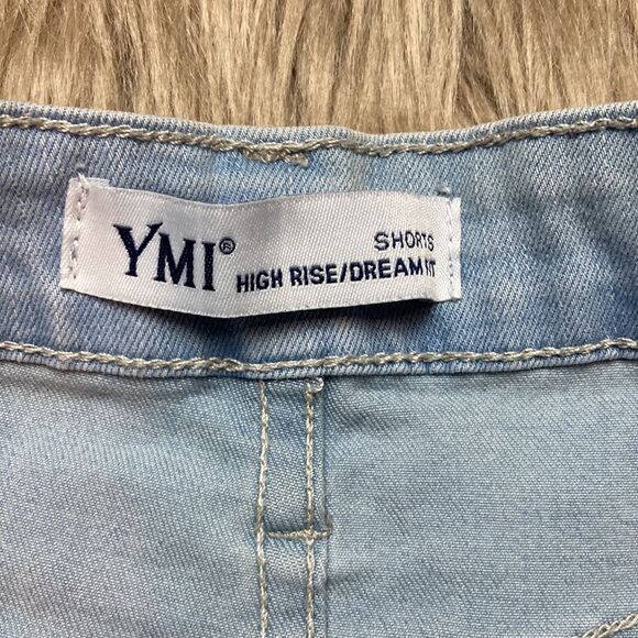 YMI High Rise Dream Fit Light Wash Distressed Frayed Hem Ripped Denim/Jean Short - Picture 4 of 5